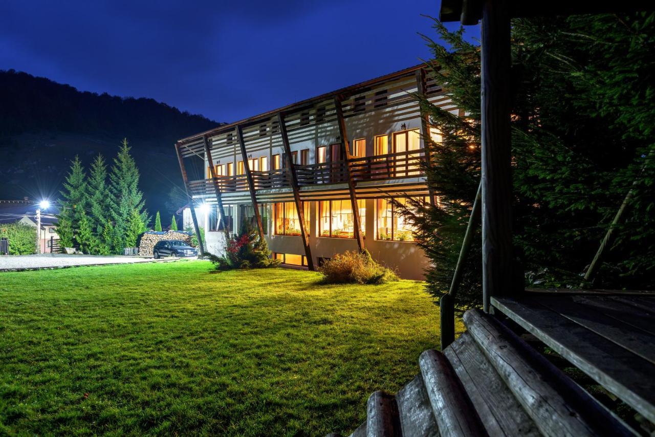 Casa Muntelui Hotel ฟุนดาตา ภายนอก รูปภาพ