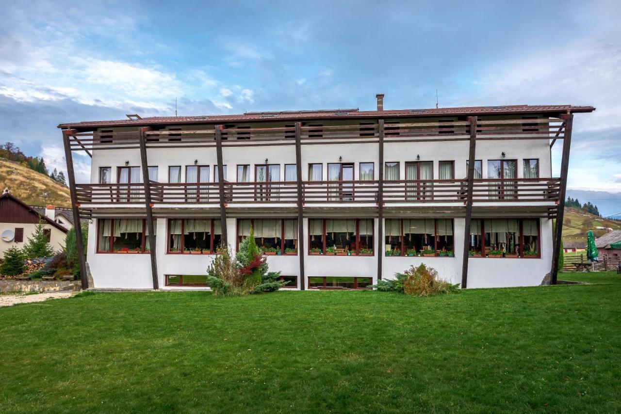 Casa Muntelui Hotel ฟุนดาตา ภายนอก รูปภาพ